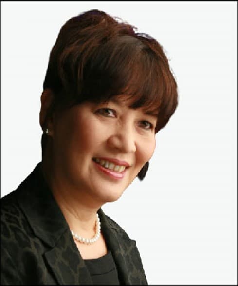 Mrs Helen Khoo