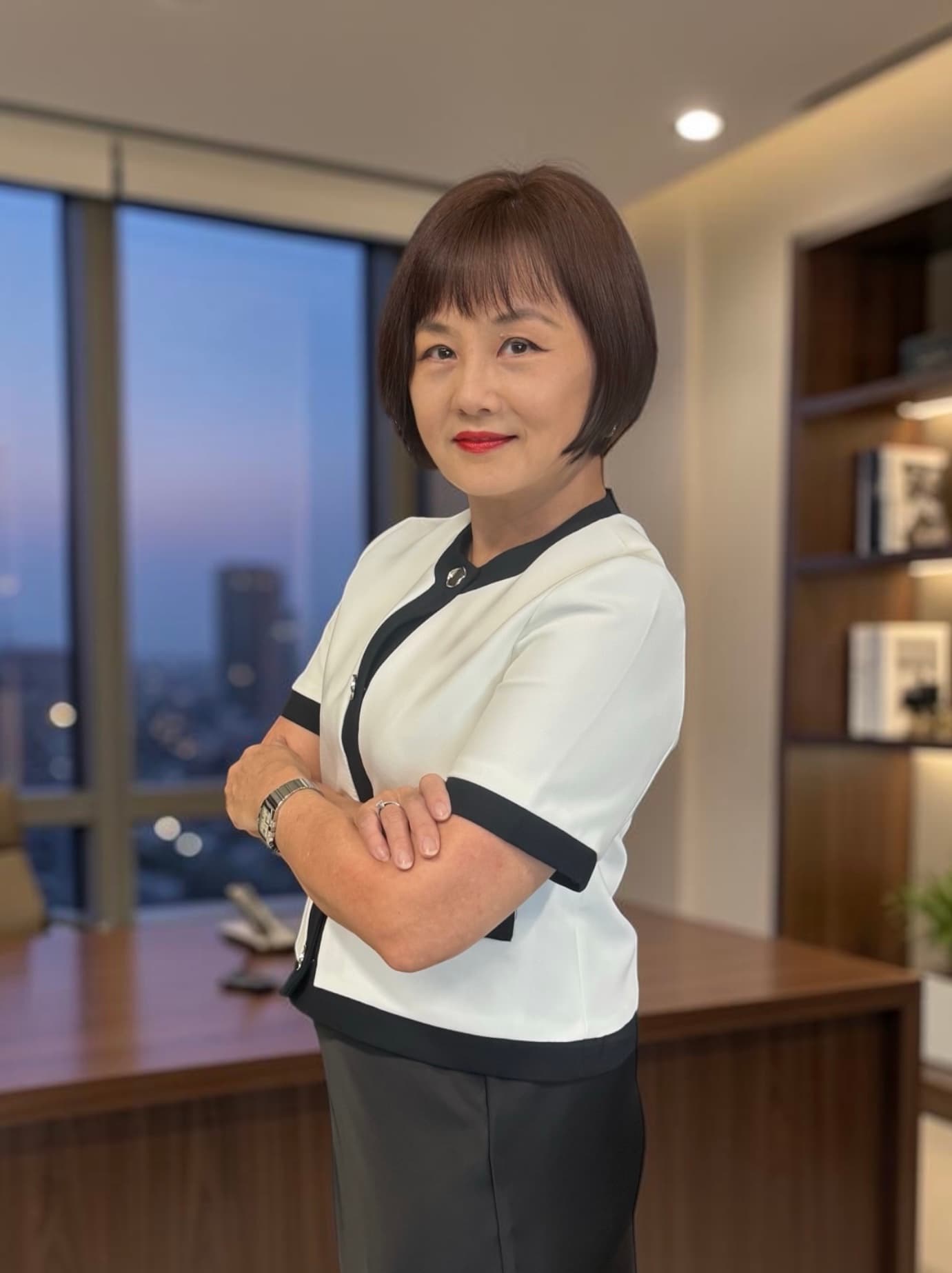 Ms Vivien Lim